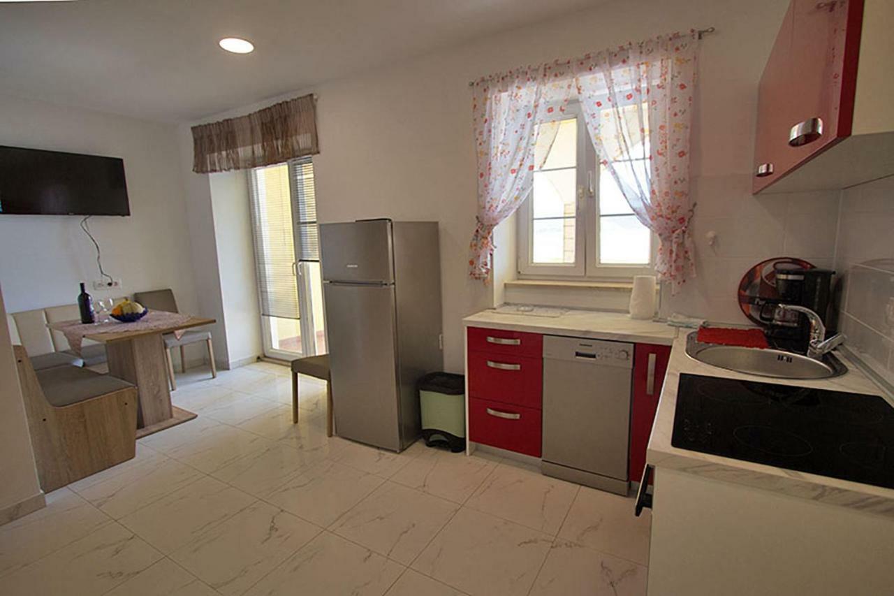 Apartment Carlitos Karlobag Exterior photo